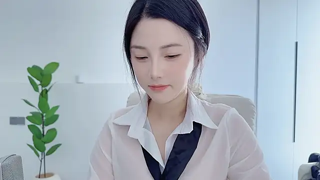 HaagenDazs  online show from November 13, 2025, 2:04 am