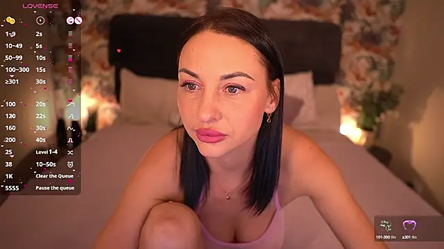 KristiiMax online show from September 19, 2025, 4:22 pm