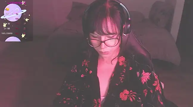 Snapshot of modjo_ chatting on February 21, 2025, 7:01 am modjo  online show from February 21, 2025, 7:01 am