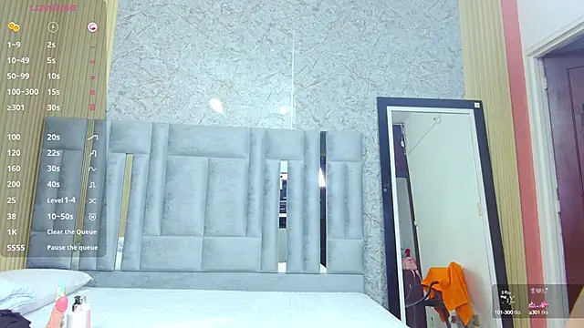 Snapshot of veronicaroose_ chatting on September 24, 2025, 1:06 pm veronicaroose online show from September 24, 2025, 1:06 pm