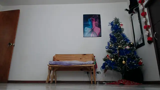 charlottezoe15 online show from November 21, 2025, 6:07 pm