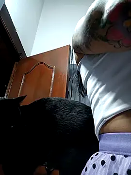 LunaZambrano online show from November 21, 2025, 2:32 am