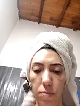 LunaZambrano online show from September 23, 2025, 4:36 pm