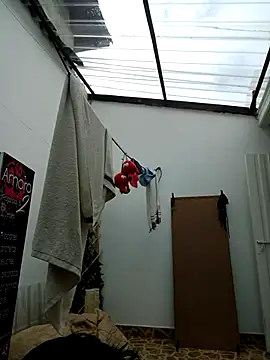 LunaZambrano online show from October 7, 2025, 12:28 pm