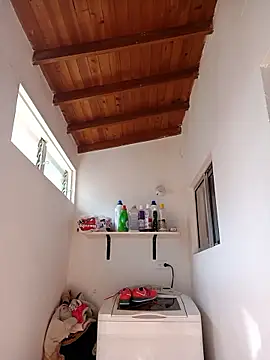 LunaZambrano online show from September 25, 2025, 2:34 pm