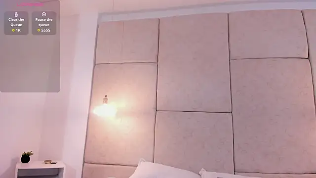 Snapshot of aisha_vs chatting on December 16, 2025, 12:31 pm aisha vs online show from December 16, 2025, 12:31 pm