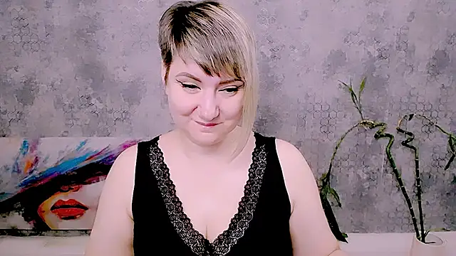 Snapshot of Djullia chatting on May 30, 2026, 5:14 am Djullia online show from May 30, 2026, 5:14 am