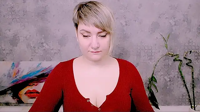 Snapshot of Djullia chatting on February 7, 2026, 7:27 am Djullia online show from February 7, 2026, 7:27 am