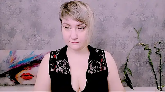 Snapshot of Djullia chatting on February 23, 2026, 7:20 am Djullia online show from February 23, 2026, 7:20 am