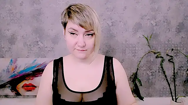Snapshot of Djullia chatting on May 4, 2026, 6:06 am Djullia online show from May 4, 2026, 6:06 am