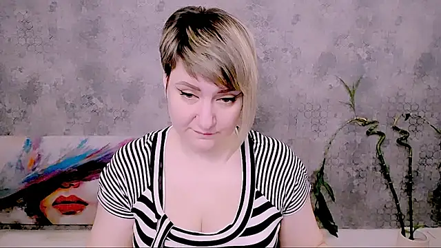 Snapshot of Djullia chatting on March 8, 2026, 6:17 am Djullia online show from March 8, 2026, 6:17 am