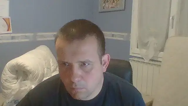 Snapshot of manubm03 chatting on November 13, 2025, 7:01 am manubm03 online show from November 13, 2025, 7:01 am