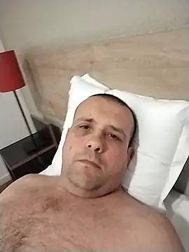 Snapshot of manubm03 chatting on November 24, 2025, 8:09 pm manubm03 online show from November 24, 2025, 8:09 pm