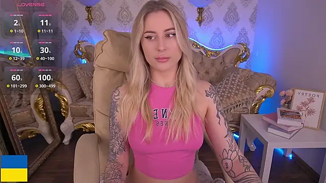 Snapshot of ArolinaNight chatting on September 12, 2025, 8:41 pm ArolinaNight online show from September 12, 2025, 8:41 pm