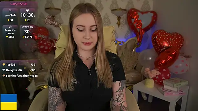 Snapshot of ArolinaNight chatting on February 16, 2025, 3:58 am ArolinaNight online show from February 16, 2025, 3:58 am