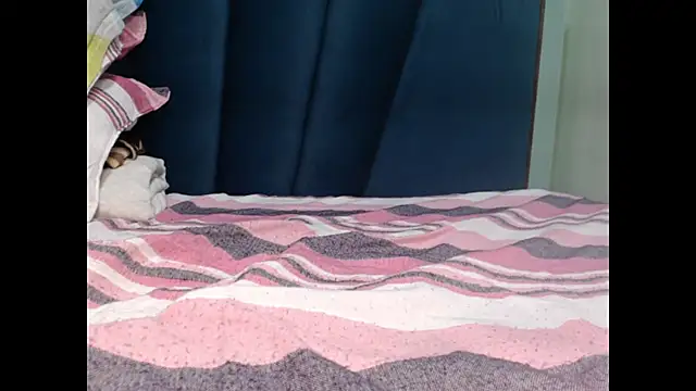 CuteRhea69 online show from December 13, 2025, 8:04 pm