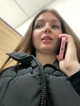 KrisMagnoly online show from September 23, 2025, 5:20 pm