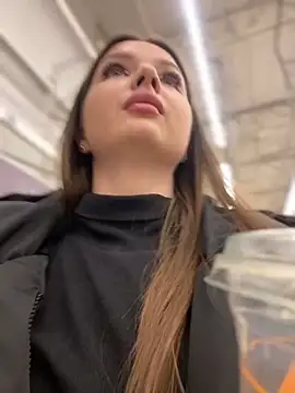 KrisMagnoly online show from January 5, 2026, 5:27 pm