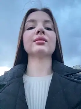 KrisMagnoly online show from April 16, 2026, 5:25 pm