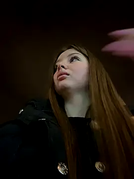 KrisMagnoly online show from November 2, 2025, 5:51 pm