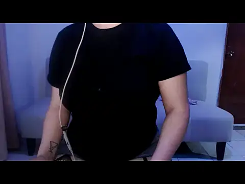 YummymeowW online show from June 18, 2026, 9:14 am