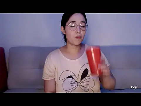 YummymeowW online show from June 23, 2026, 3:15 am