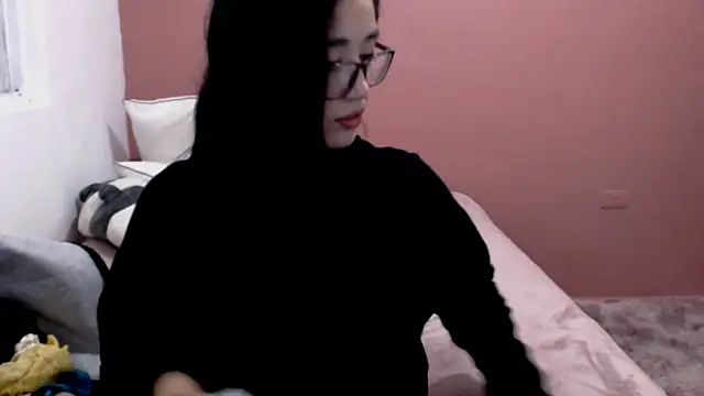 Snapshot of YummymeowW chatting on January 16, 2025, 3:34 am YummymeowW online show from January 16, 2025, 3:34 am