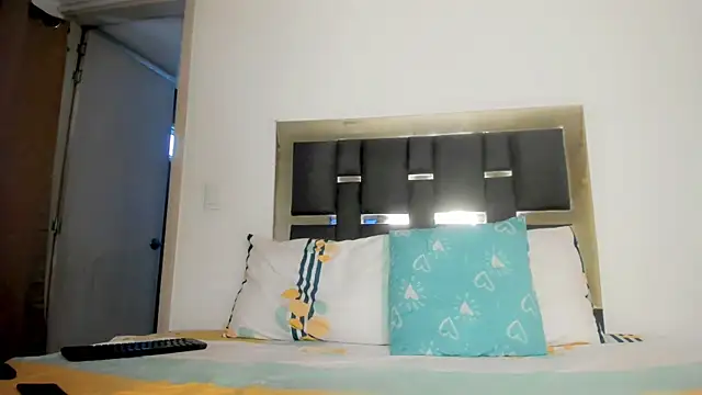 Genesis Sandoval online show from September 10, 2025, 8:30 pm