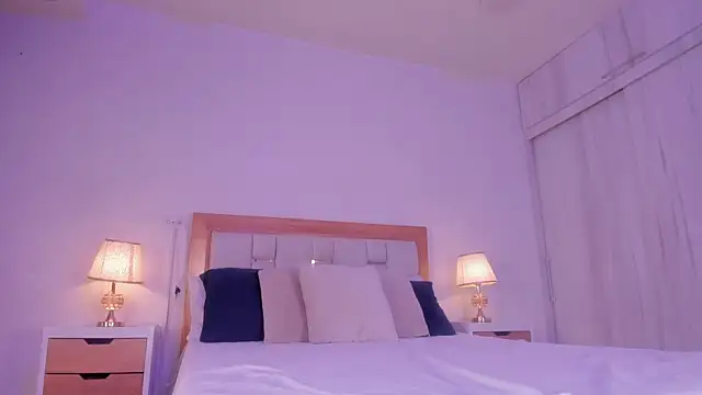 Snapshot of mia_hank chatting on December 21, 2025, 11:45 am mia hank online show from December 21, 2025, 11:45 am