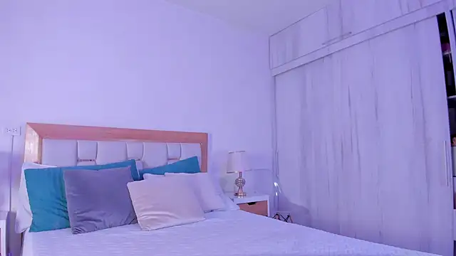 Snapshot of mia_hank chatting on January 6, 2026, 11:47 am mia hank online show from January 6, 2026, 11:47 am