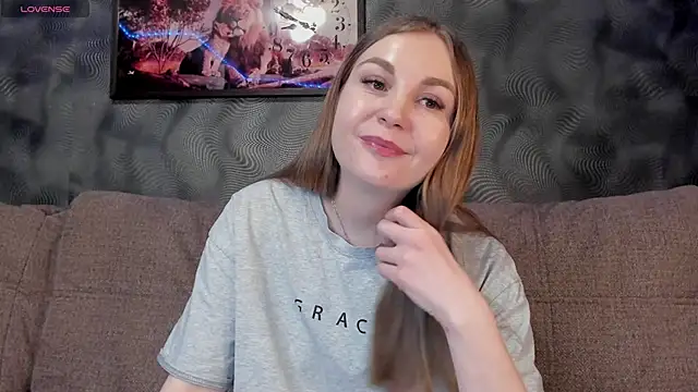 CassieMils online show from February 17, 2025, 5:55 pm