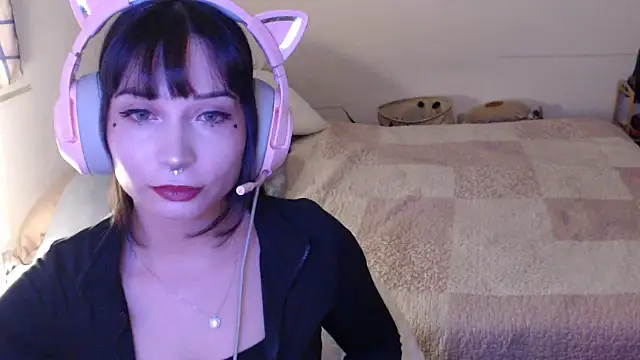 Snapshot of latinpetit chatting on August 4, 2026, 10:36 pm latinpetit online show from August 4, 2026, 10:36 pm