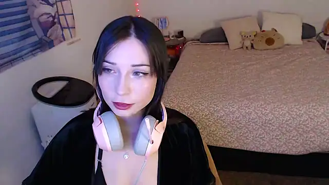 Snapshot of latinpetit chatting on May 8, 2026, 2:26 am latinpetit online show from May 8, 2026, 2:26 am