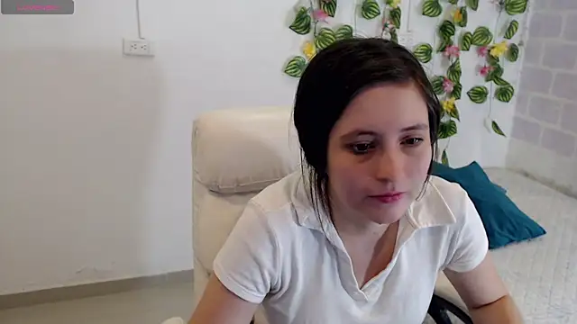 tania sweet   online show from October 10, 2025, 3:57 pm