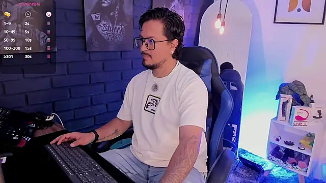 DaviidEvans  online show from March 5, 2026, 12:13 pm