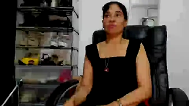 Snapshot of Aries_Mature chatting on April 16, 2026, 10:45 pm Aries Mature online show from April 16, 2026, 10:45 pm