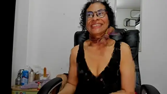 Snapshot of Aries_Mature chatting on April 22, 2026, 4:14 pm Aries Mature online show from April 22, 2026, 4:14 pm