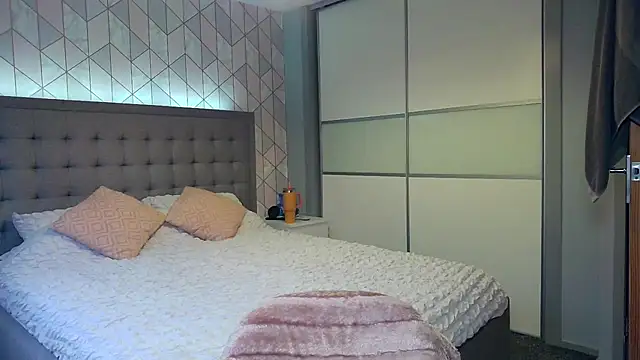 Snapshot of FluffyGalore chatting on December 5, 2024, 12:50 pm FluffyGalore online show from December 5, 2024, 12:50 pm