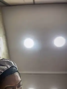 Snapshot of Tayra_Siny chatting on October 5, 2025, 1:24 pm Tayra Siny online show from October 5, 2025, 1:24 pm