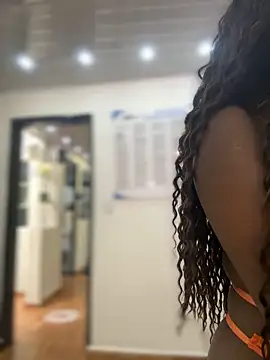 Snapshot of Tayra_Siny chatting on March 18, 2025, 1:12 pm Tayra Siny online show from March 18, 2025, 1:12 pm