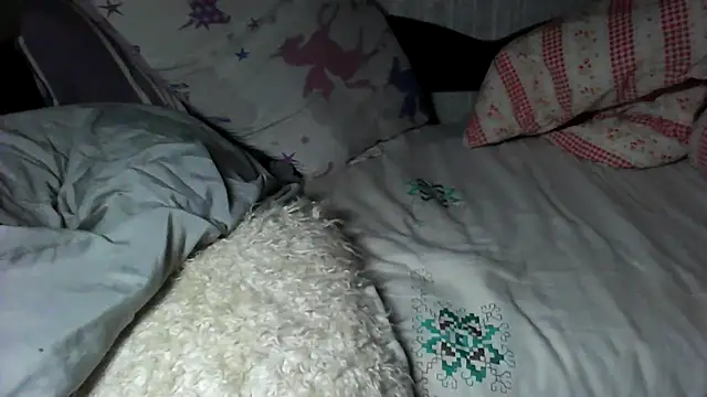 Snapshot of Alma_Evelynne chatting on December 1, 2025, 5:14 pm Alma Evelynne online show from December 1, 2025, 5:14 pm