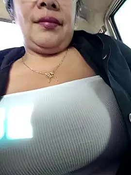   valentina18 online show from November 27, 2025, 12:27 pm