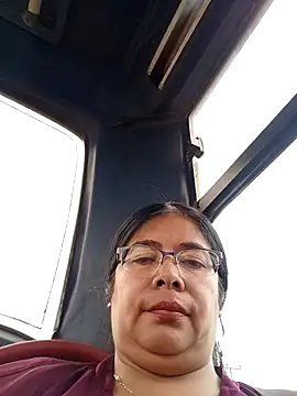 Snapshot of __valentina18 chatting on January 31, 2025, 1:02 pm   valentina18 online show from January 31, 2025, 1:02 pm