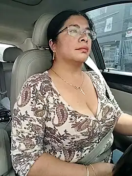   valentina18 online show from November 23, 2025, 4:39 pm