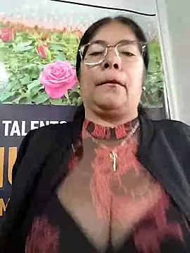   valentina18 online show from May 8, 2026, 12:20 pm