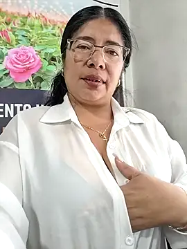   valentina18 online show from March 25, 2026, 1:10 pm