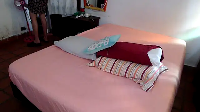 Snapshot of deftoolceles chatting on October 22, 2025, 11:09 am deftoolceles online show from October 22, 2025, 11:09 am