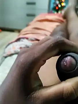 Snapshot of Arthu2r chatting on December 1, 2025, 12:17 pm Arthu2r online show from December 1, 2025, 12:17 pm