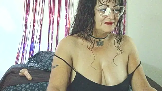 Snapshot of allesiabobs chatting on October 11, 2025, 10:33 pm allesiabobs online show from October 11, 2025, 10:33 pm