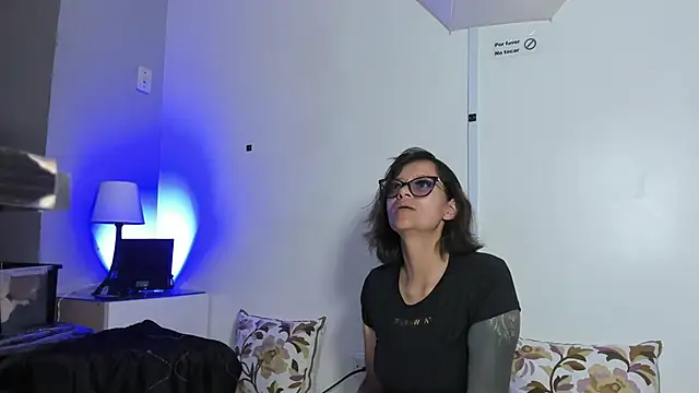 Snapshot of beauti_wild25 chatting on March 3, 2026, 7:21 pm beauti wild25 online show from March 3, 2026, 7:21 pm